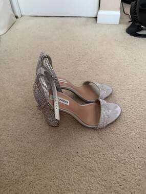 Steve Madden Carrson Rhinestone Heels Size 10M Silver Block Sandals
